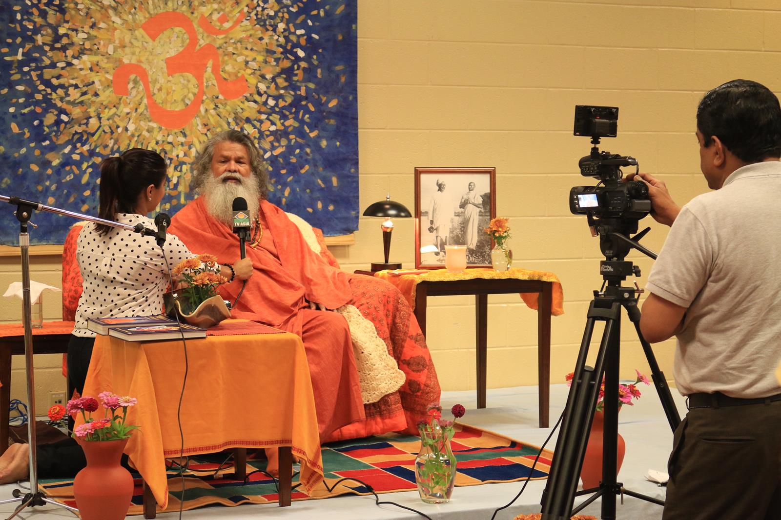 Vishwaguruji's World Peace Tour continues in the United States