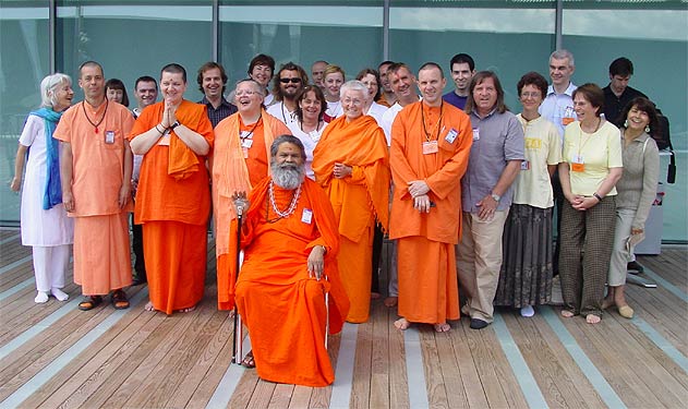 The YIDL group at the 2004 Parliament