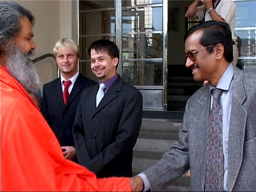 India\'s Ambassador to Slovakia welcomes Swamiji