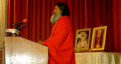 His Holiness Vishwaguru Mahamandaleshwar Paramhans Swami Maheshwarananda, Patron of Ayurveda Academy of YIDL