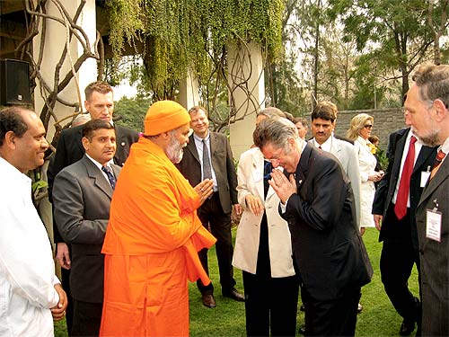 His Holiness Mahamandaleshwar Paramhans Swami Maheshwarananda with President of Austria, Heinz Fischer