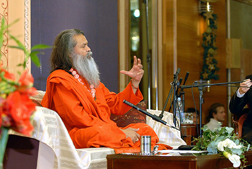 His Holiness Vishwaguruji lectures in Croatia